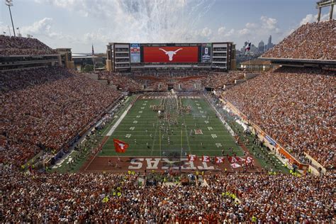 Which roads are closed for the UT football game, Run for the Water race?
